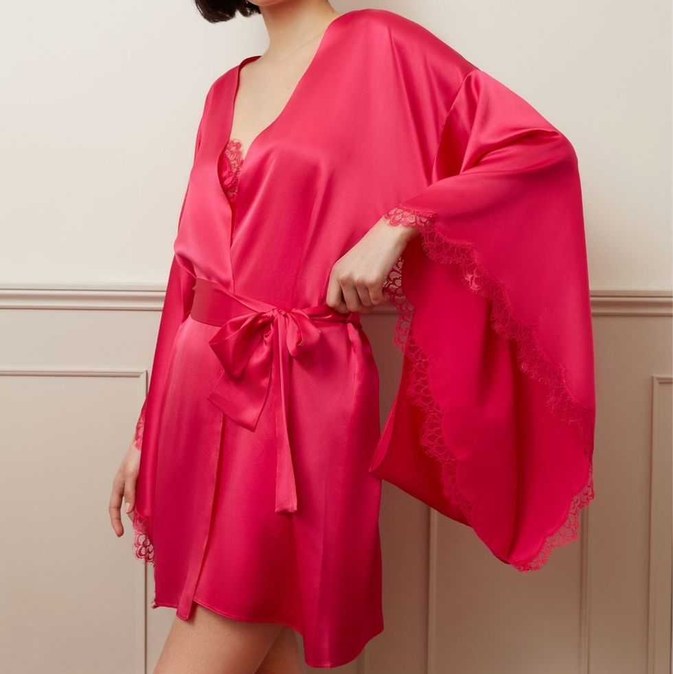 Long Silk Robes: Indulge in Plush Comfort post thumbnail image