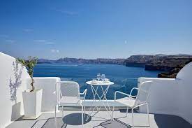 Luxury in the Caldera: Santorini Hotels with Panoramic Vistas post thumbnail image