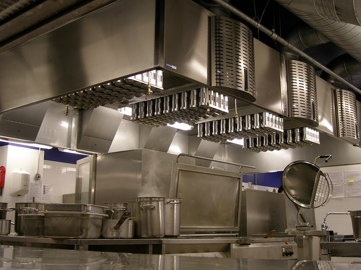 Professional Solutions for Sparkling Commercial Kitchens post thumbnail image